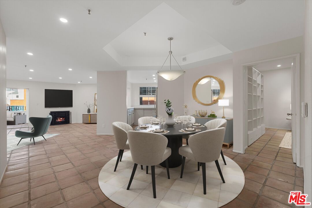 235 Main St Unit: 121