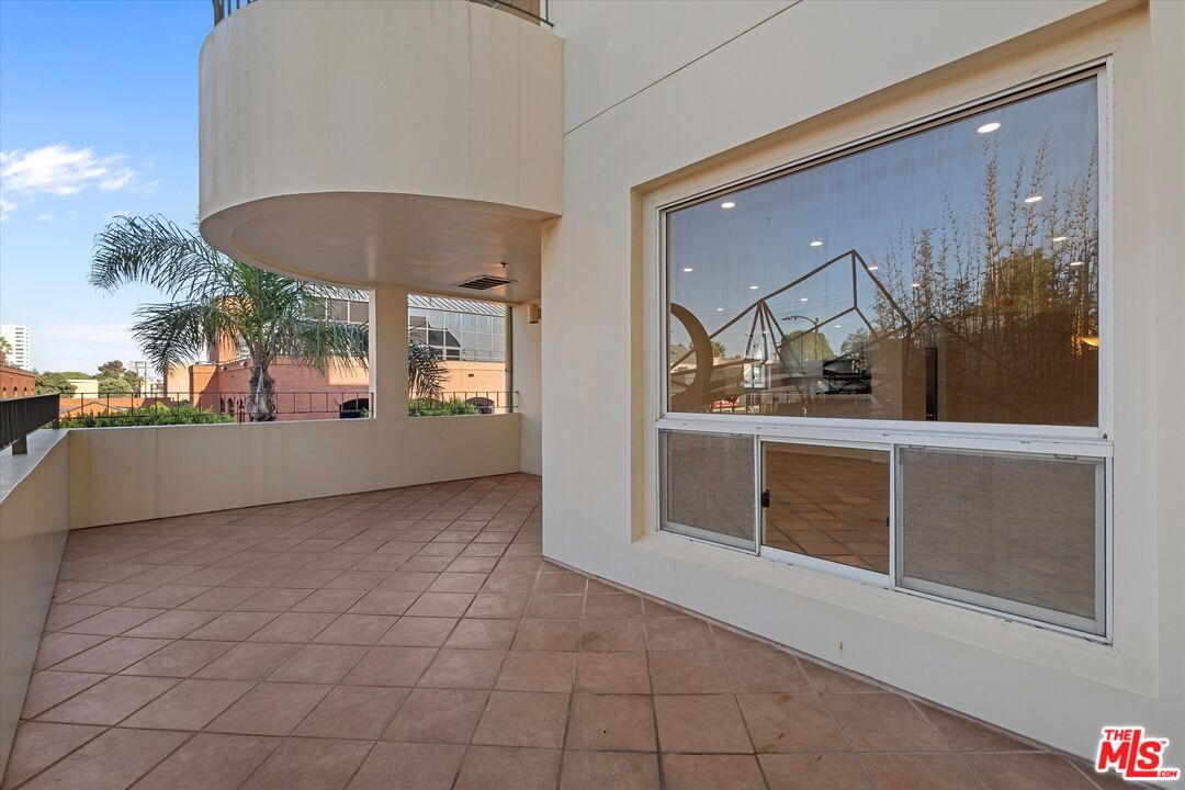 235 Main St Unit: 121