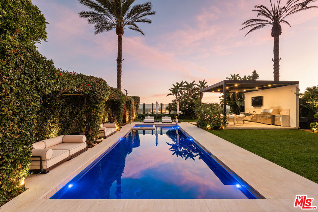 972 Palisades Beach Road