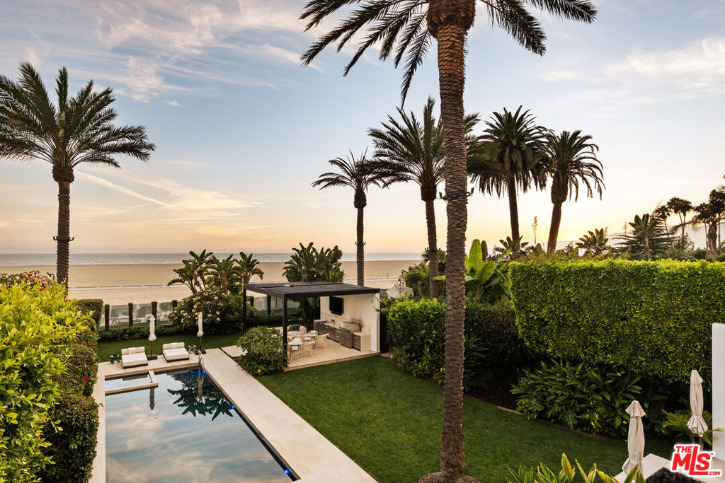 972 Palisades Beach Road