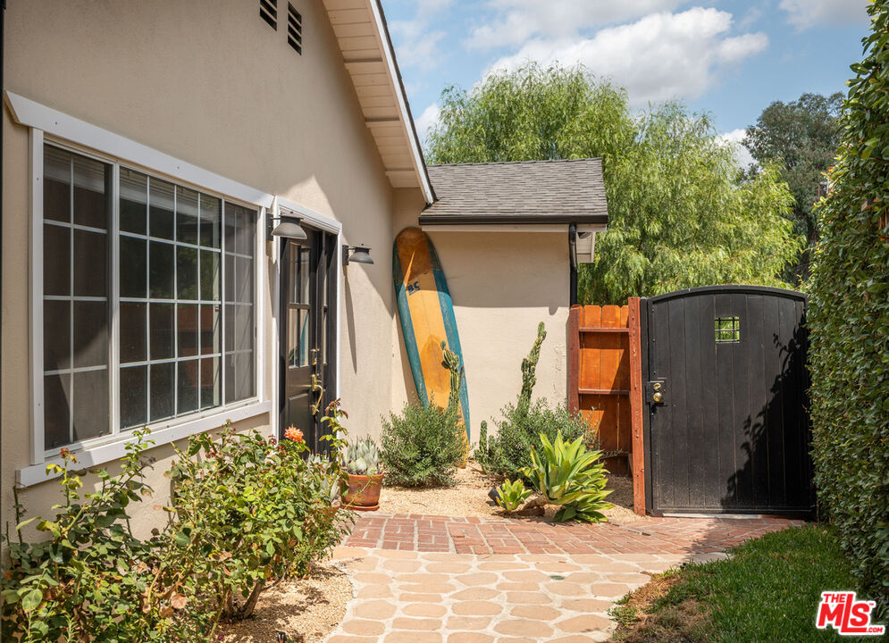 5239 San Feliciano Dr