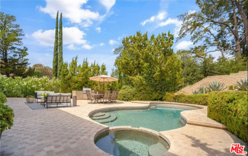 26065 Redbluff Drive