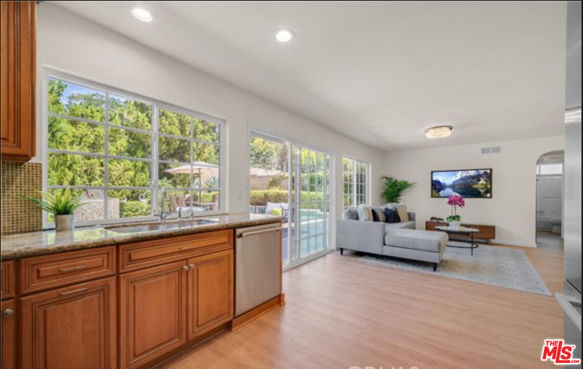 26065 Redbluff Dr