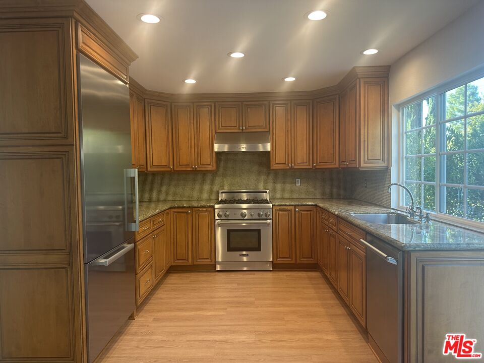 26065 Redbluff Dr