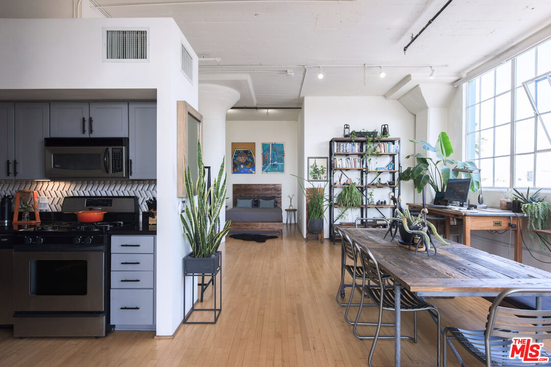 420 S San Pedro St Unit: 319