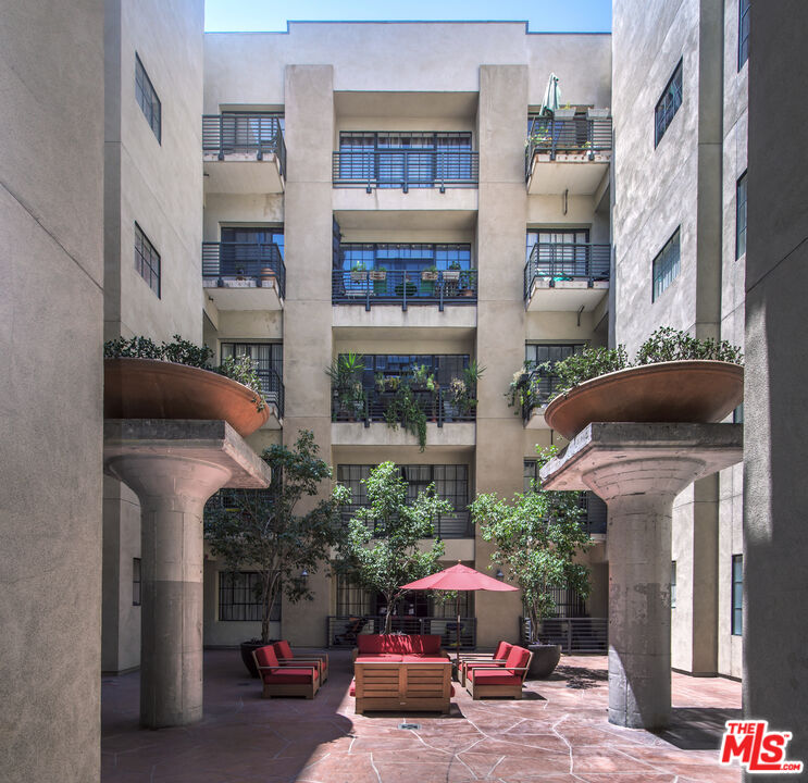 420 S San Pedro St Unit: 319