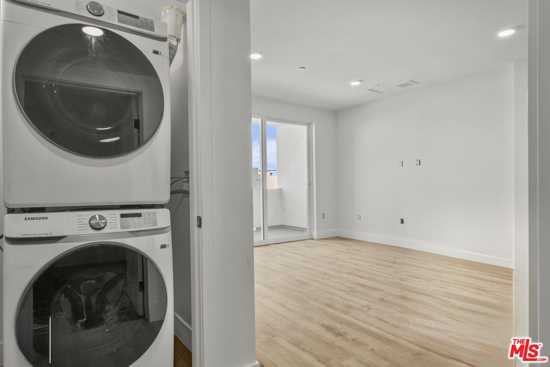 5813 Lexington Ave Unit: 202