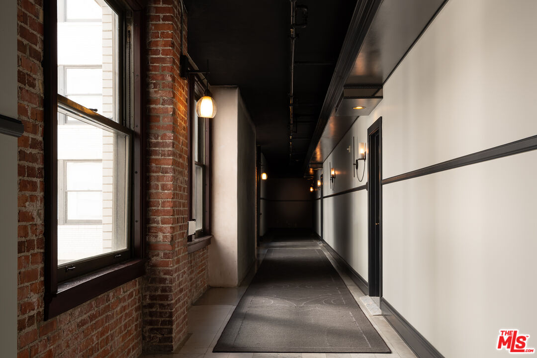 460 S Spring St Unit: 1015