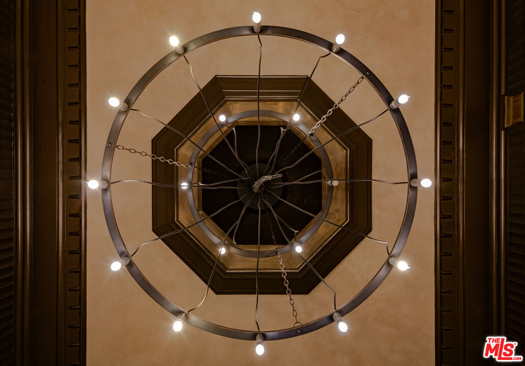 460 S Spring St Unit: 1015