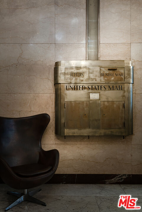 460 S Spring St Unit: 1015