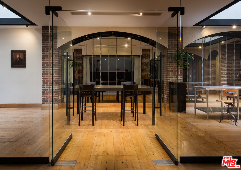 460 S Spring St Unit: 1015