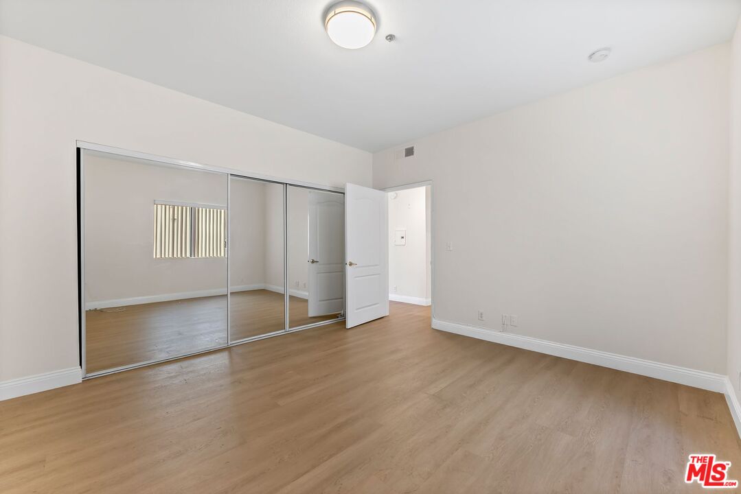 8558 Chalmers Dr Unit: 201