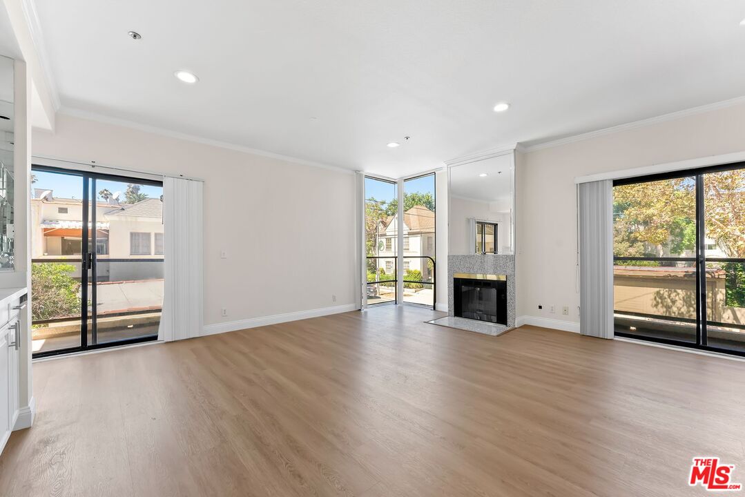 8558 Chalmers Dr Unit: 201