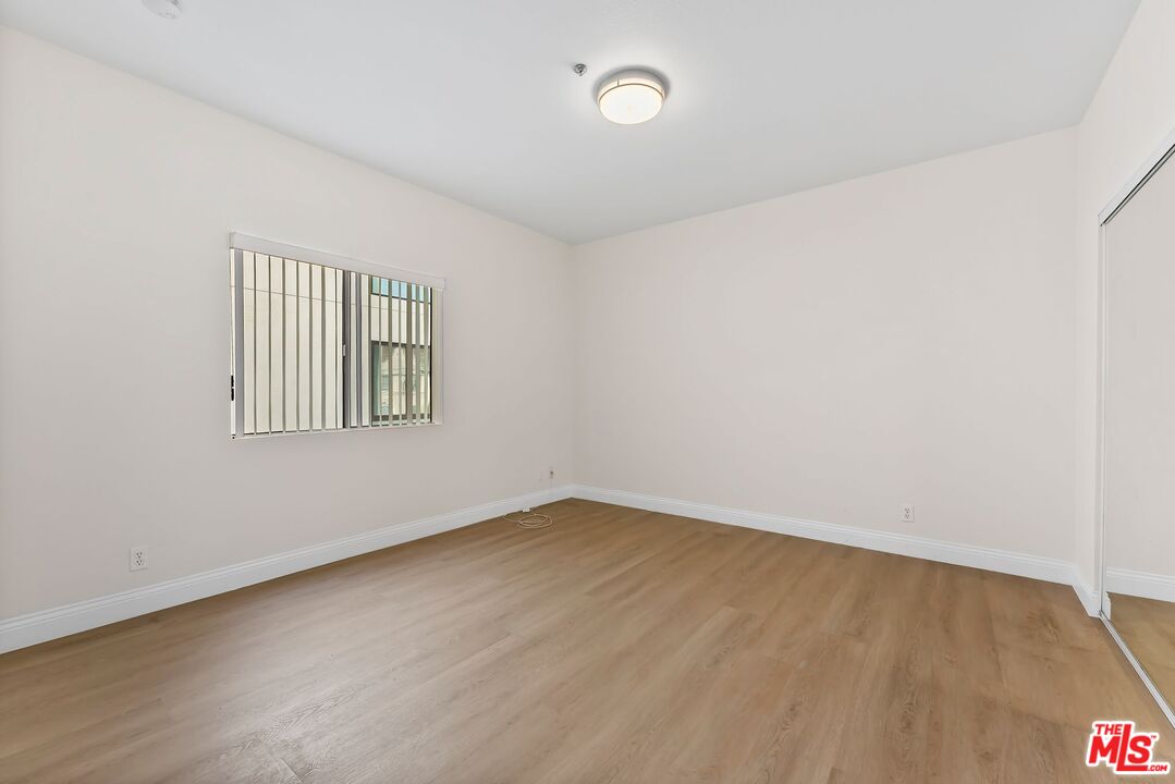 8558 Chalmers Dr Unit: 201