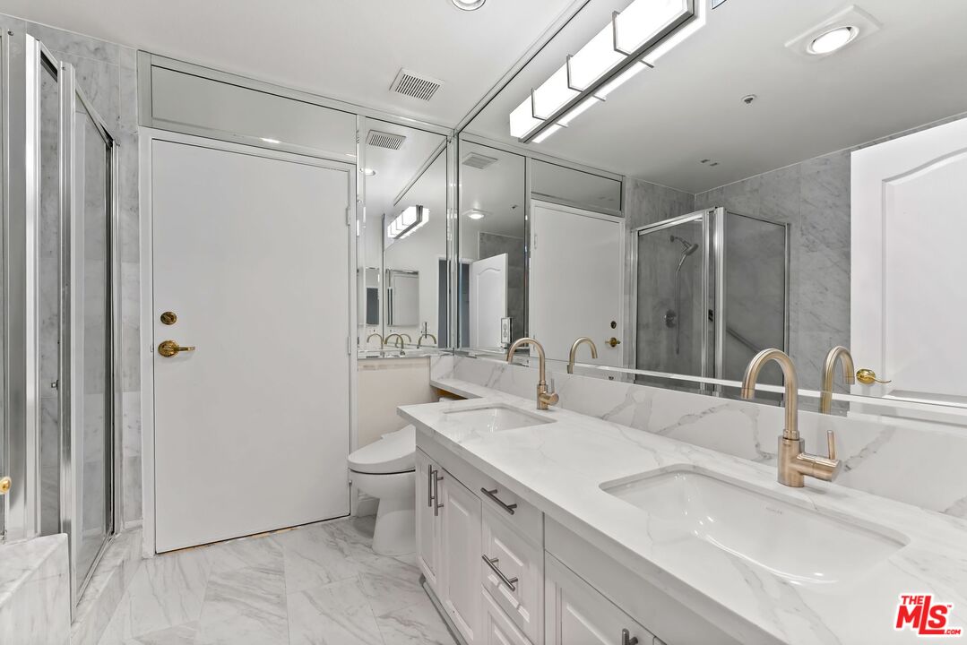 8558 Chalmers Dr Unit: 201