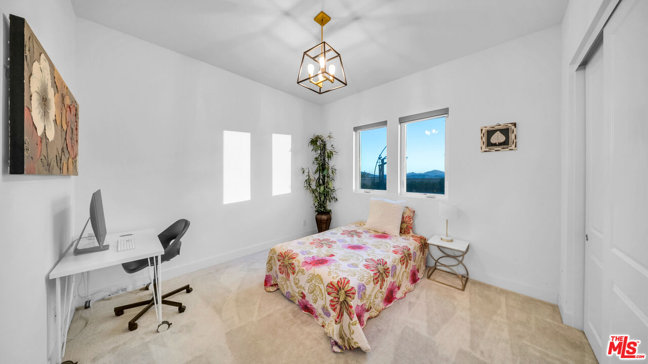 12553 N Ridgeline Rd