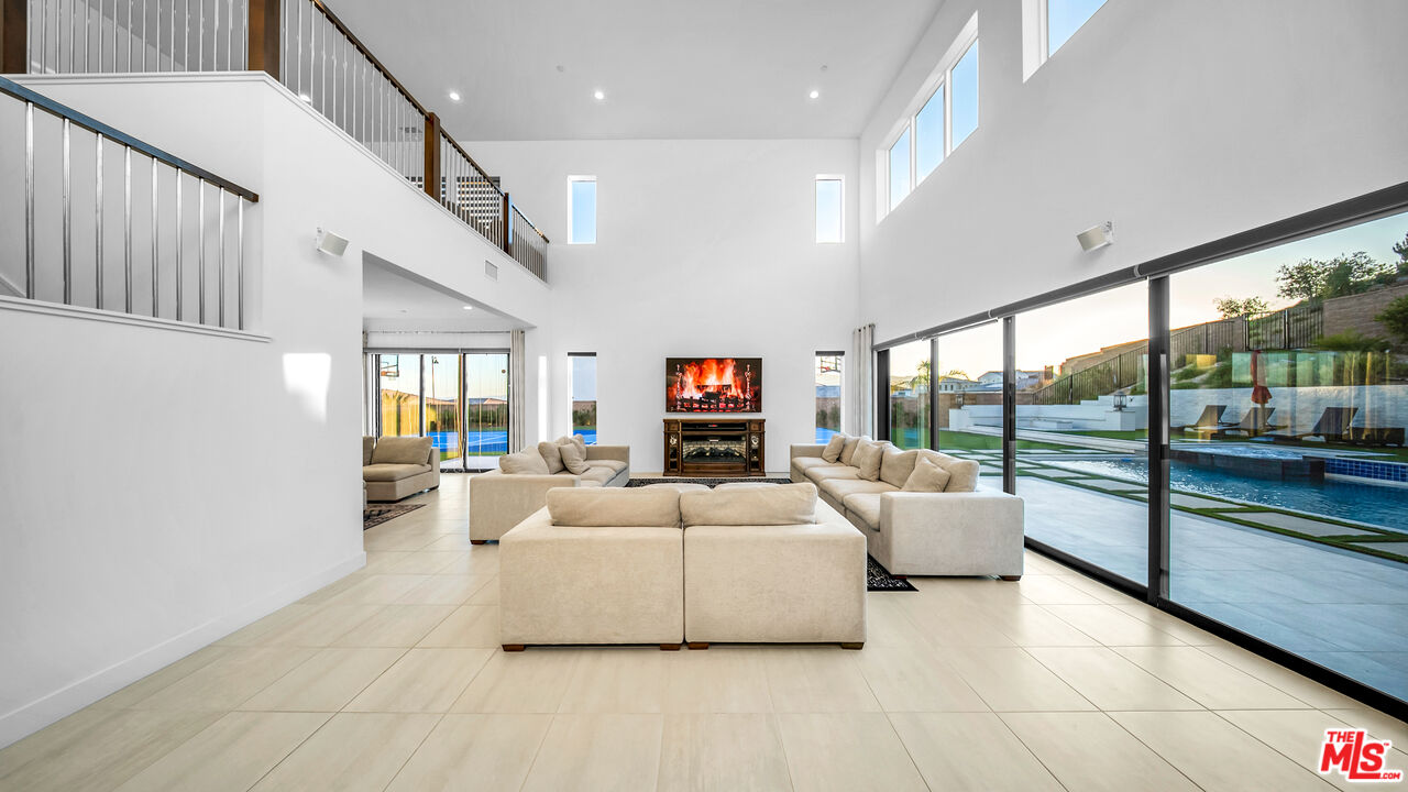 12553 N Ridgeline Rd