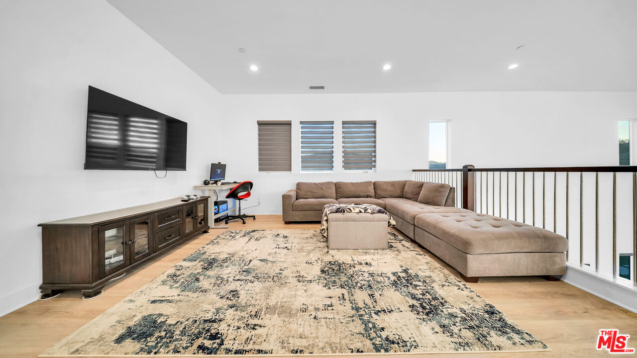 12553 N Ridgeline Rd