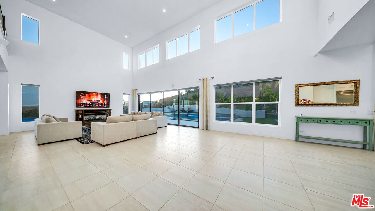 12553 N Ridgeline Rd