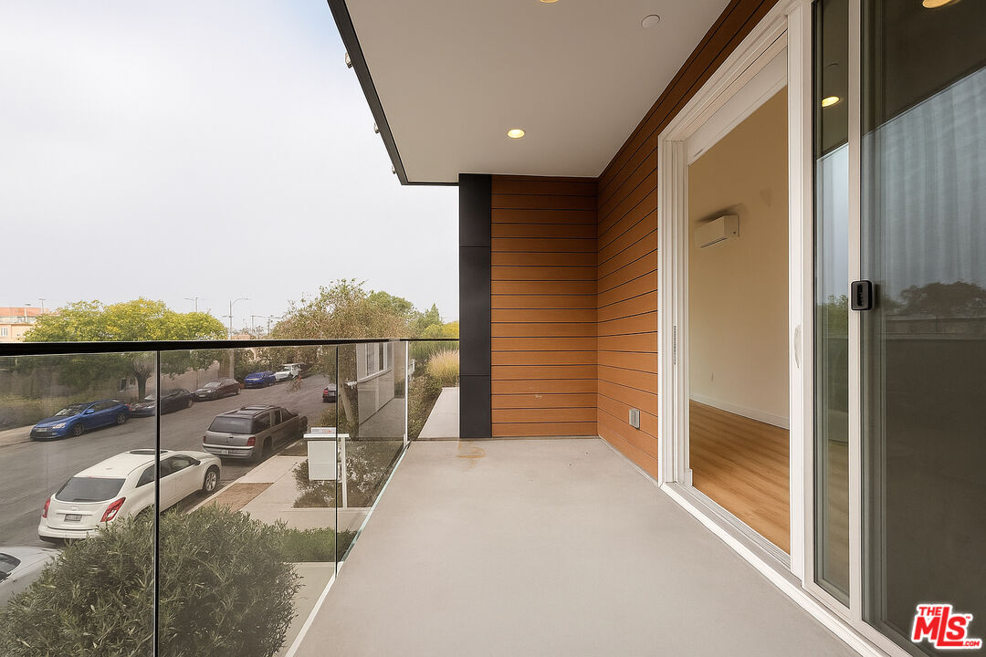 5813 Lexington Ave Unit: 201