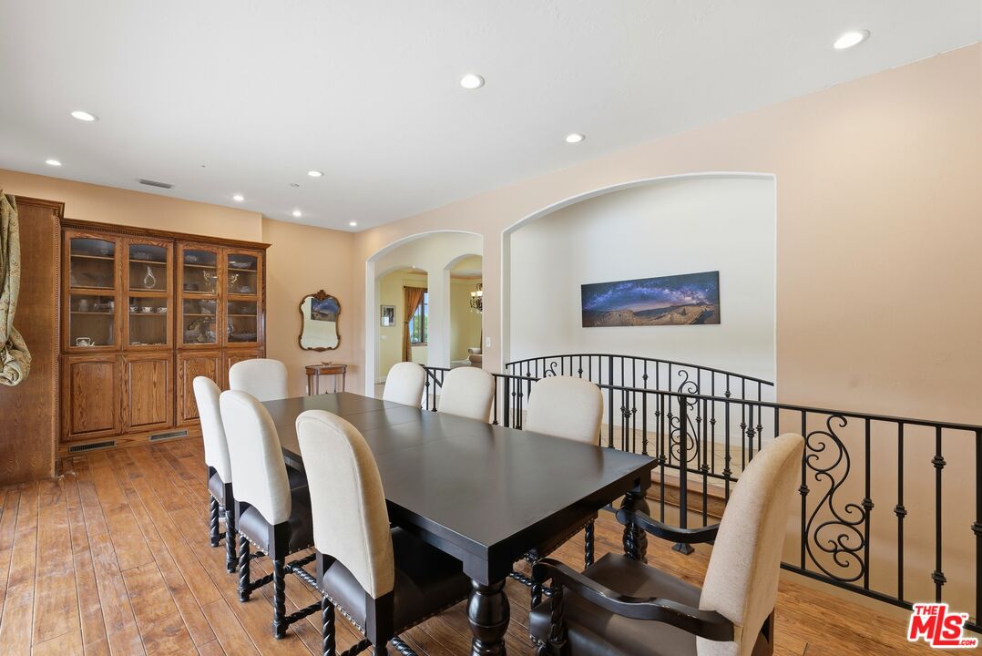 10825 Pacific View Dr