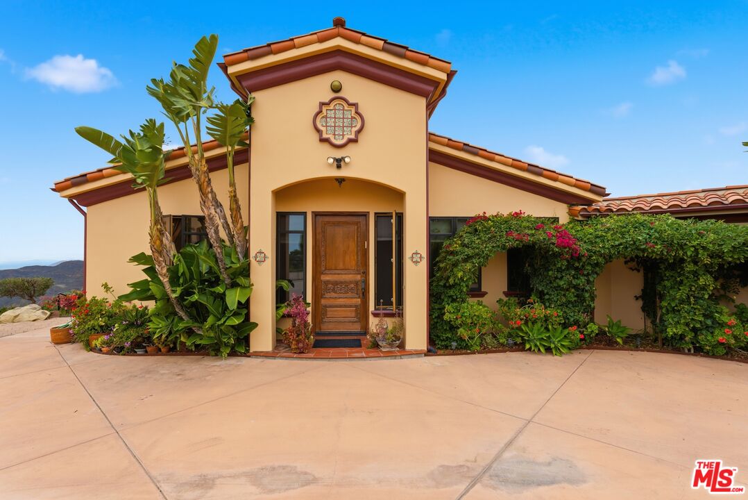 10825 Pacific View Dr