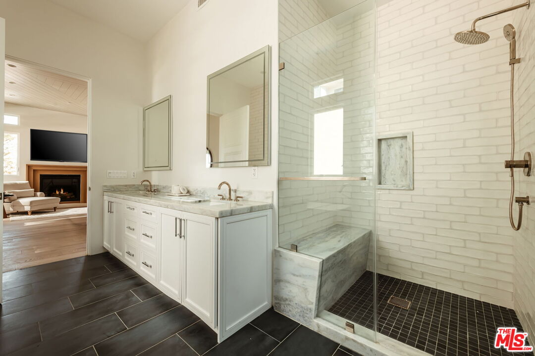 10725 Ashton Ave Unit: 401