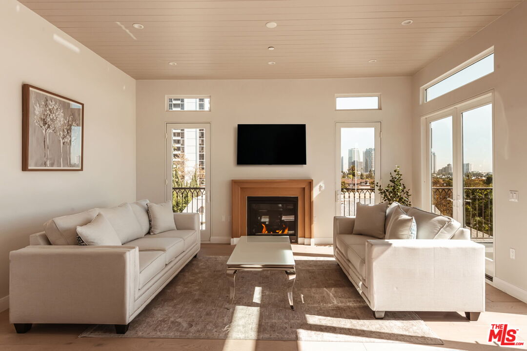 10725 Ashton Ave Unit: 401