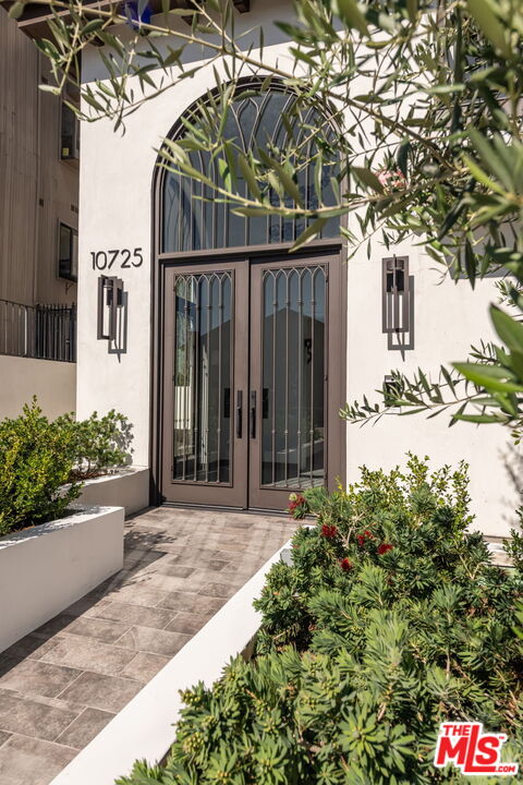 10725 Ashton Ave Unit: 401