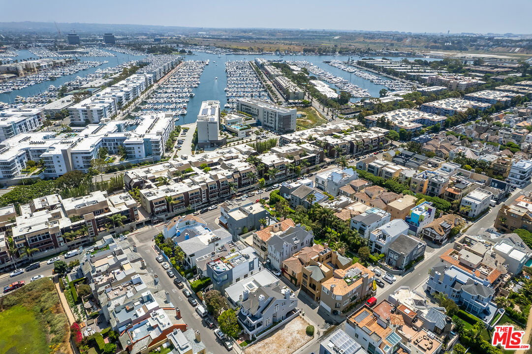 117 Ketch Mall