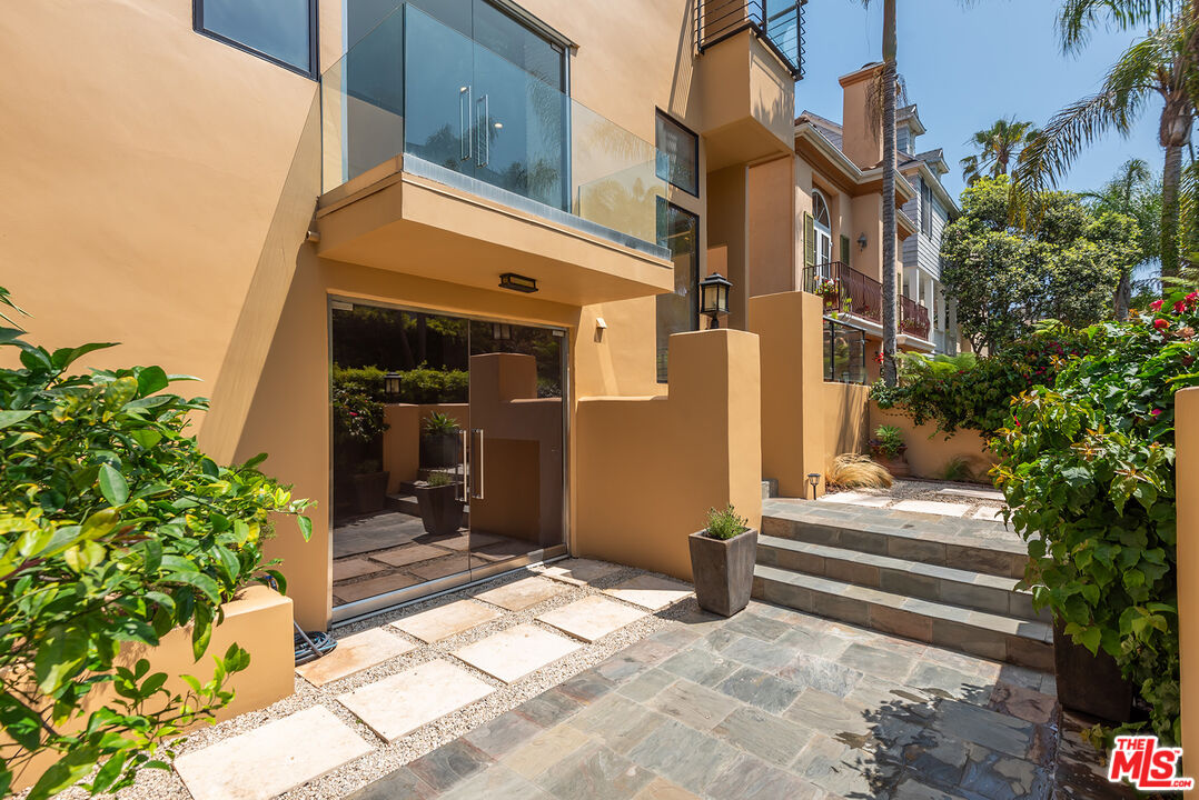 117 Ketch Mall