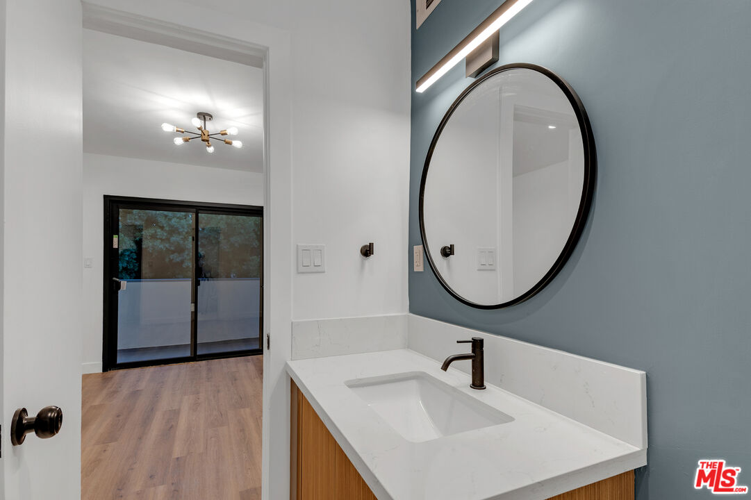 950 Havenhurst Dr Unit: 6