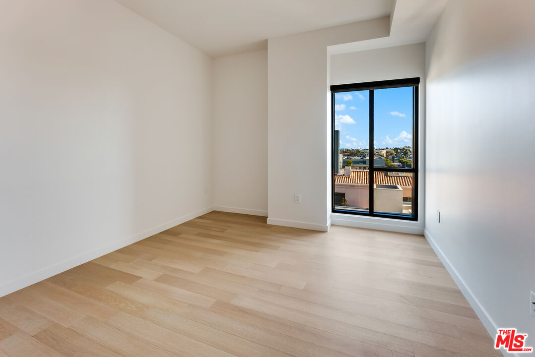 700 Broadway Unit: PH 715