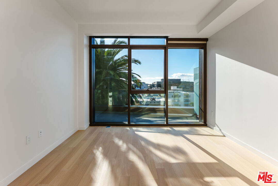 700 Broadway Unit: PH 715