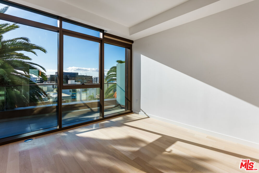 700 Broadway Unit: PH 715