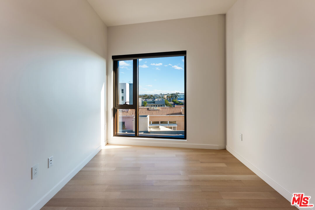 700 Broadway Unit: PH 715