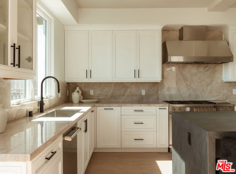 10725 Ashton Ave Unit: 301