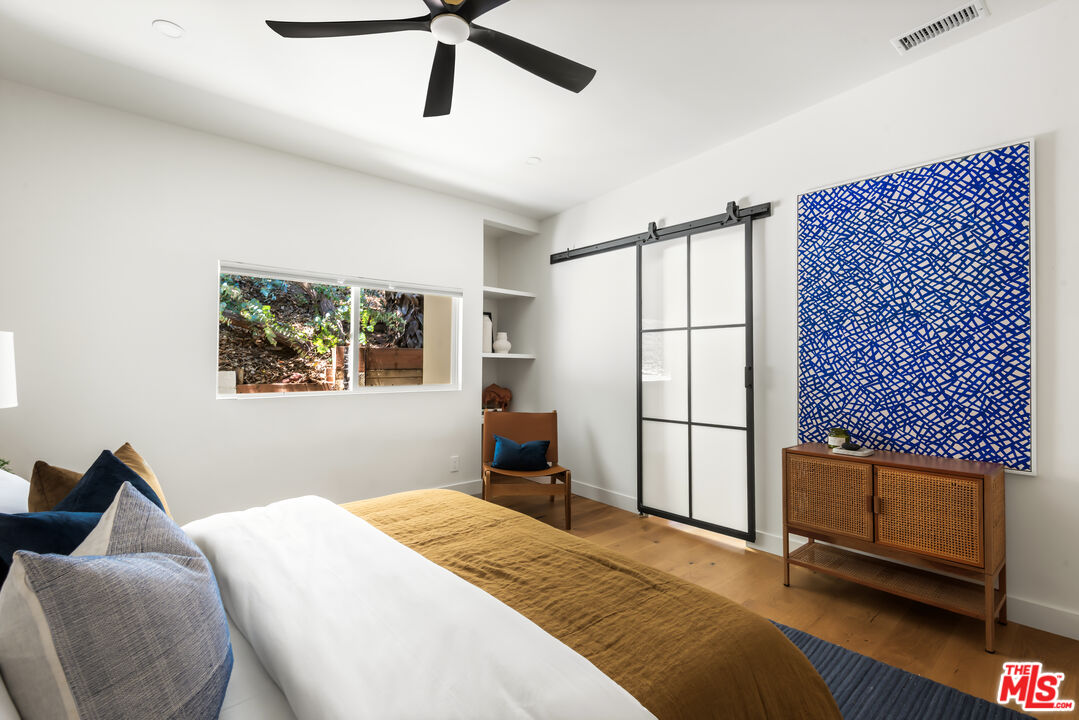 3375 Coldwater Canyon Ave