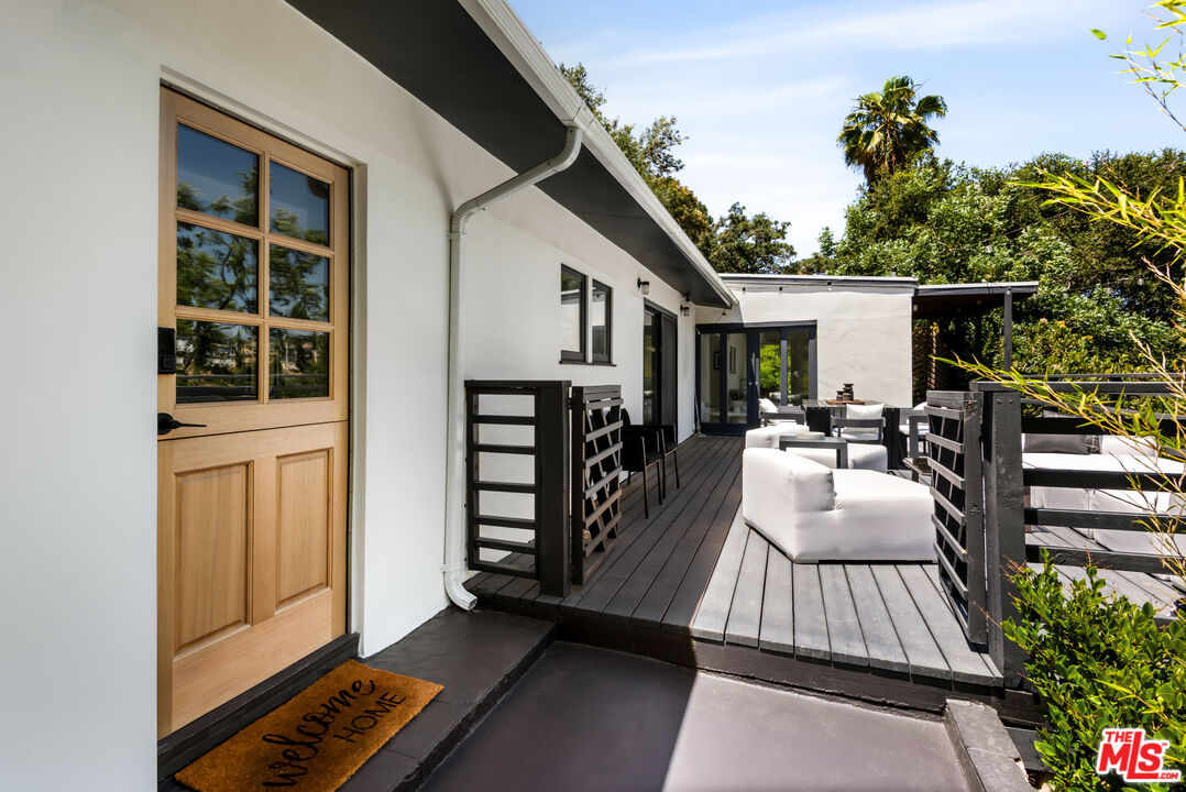 3375 Coldwater Canyon Ave