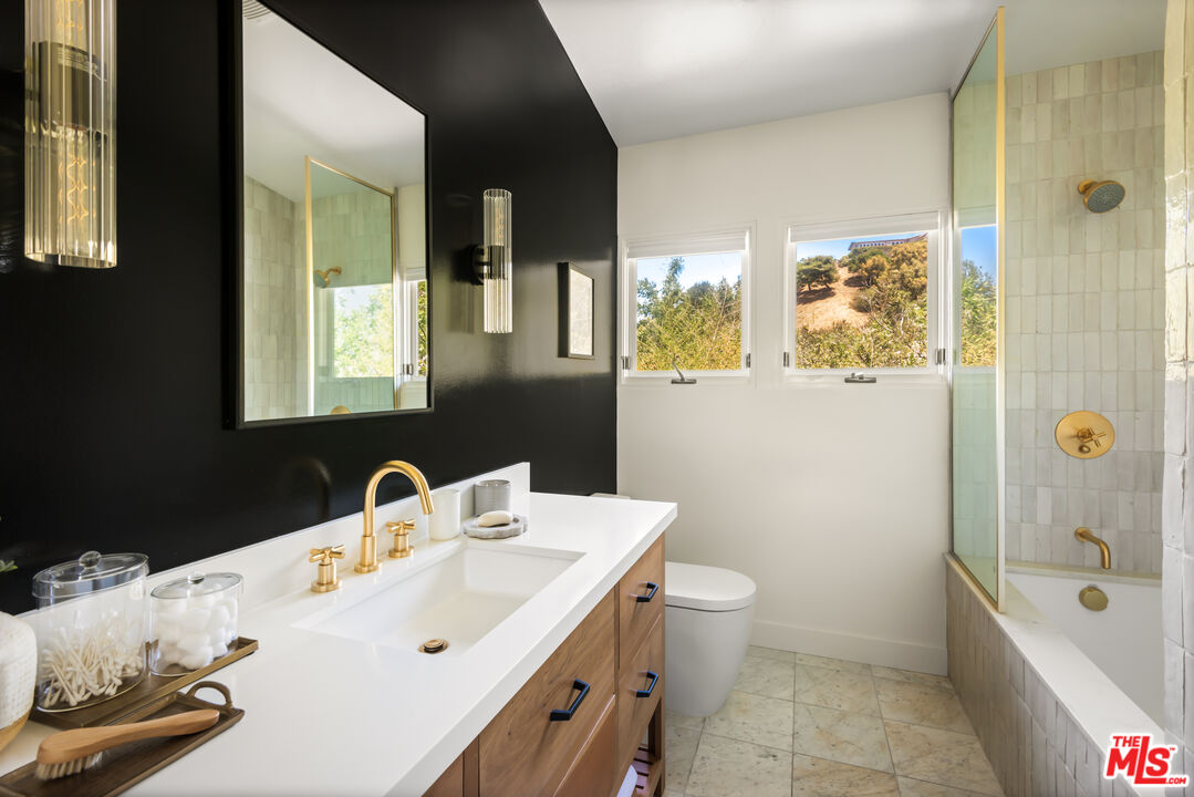 3375 Coldwater Canyon Ave