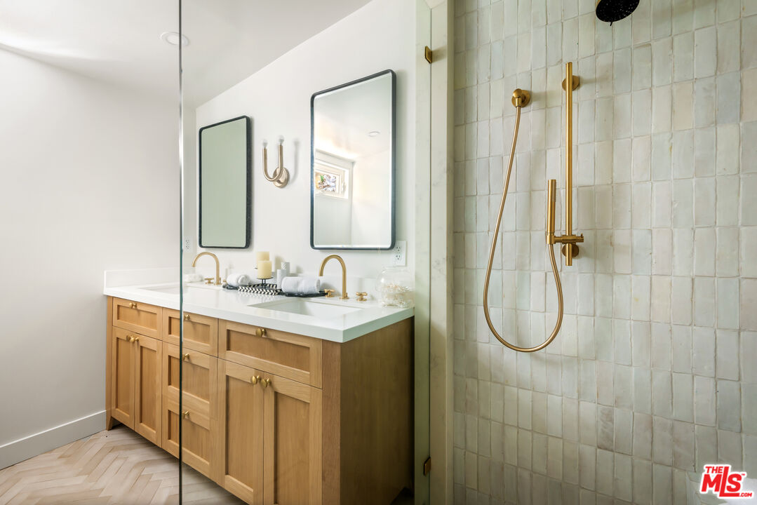 3375 Coldwater Canyon Ave