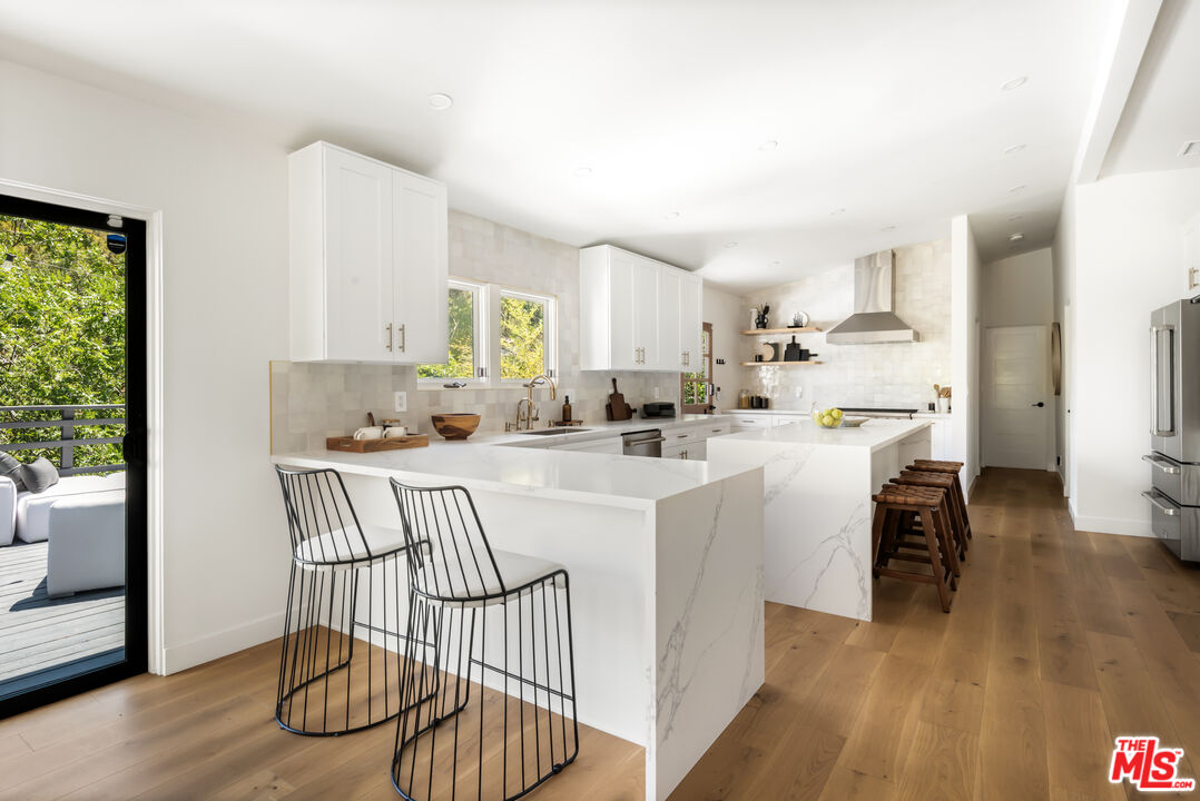 3375 Coldwater Canyon Ave