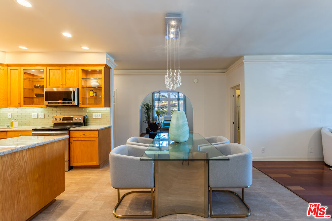 900 Euclid St Unit: 108