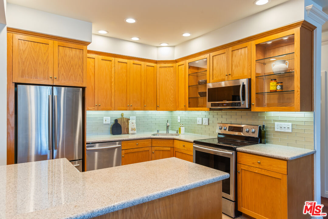 900 Euclid St Unit: 108