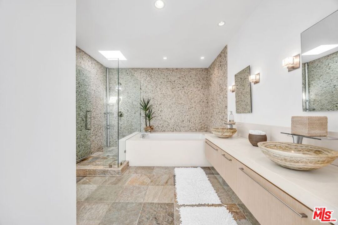 25102 Malibu Rd Unit: #B