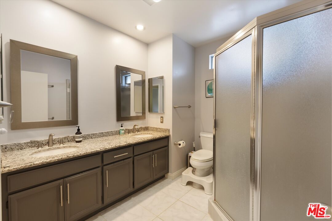 317 S Orchard Dr
