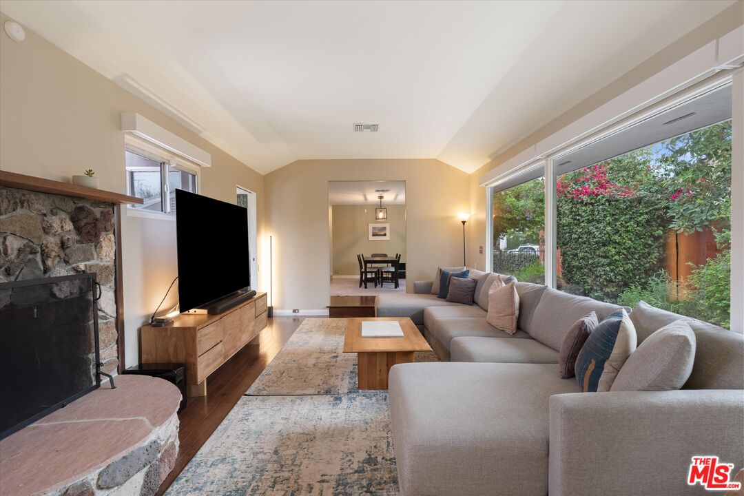 317 S Orchard Dr