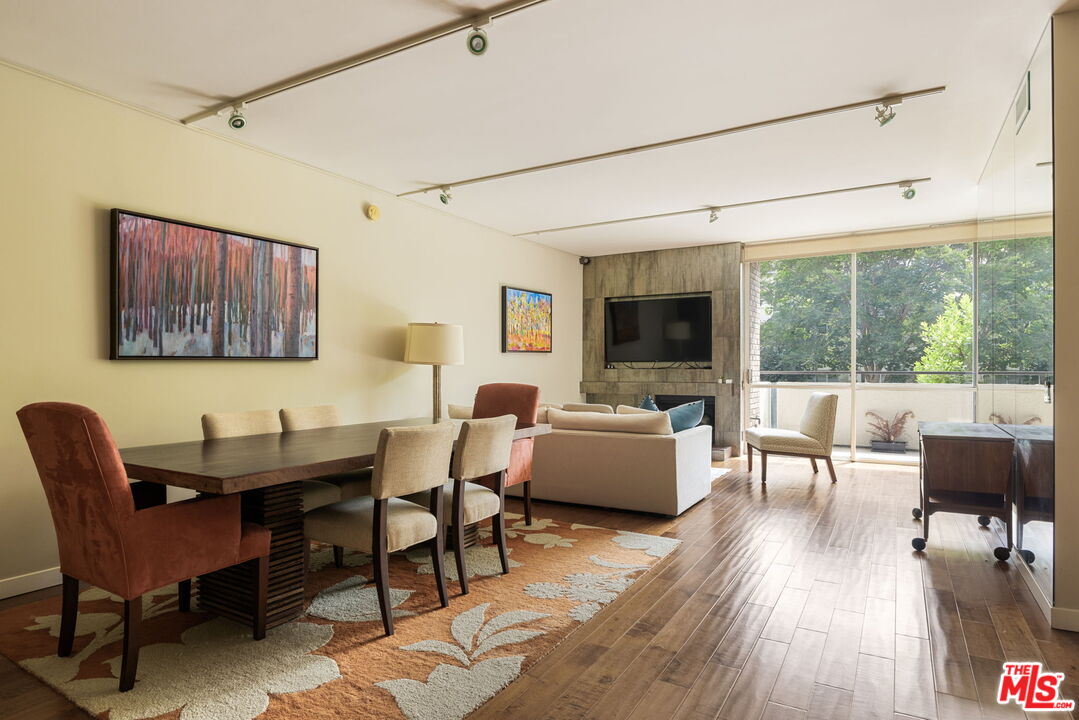 211 S Spalding Dr Unit: 105N