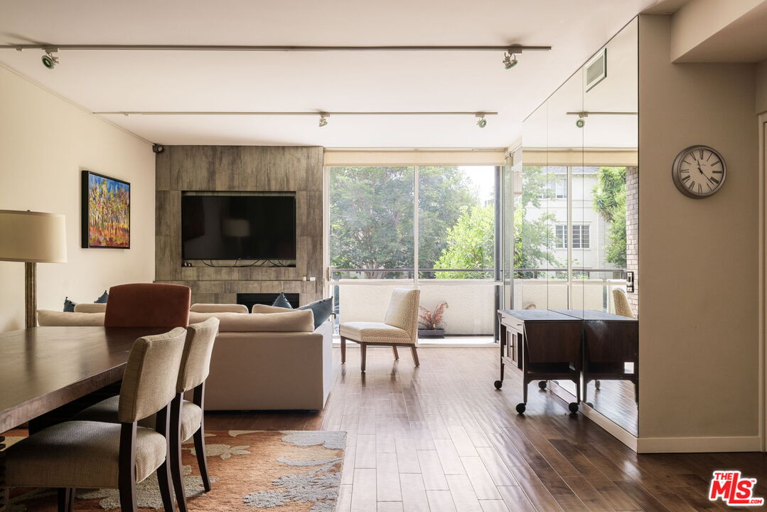 211 S Spalding Dr Unit: 105N