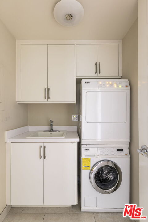 211 S Spalding Dr Unit: 105N